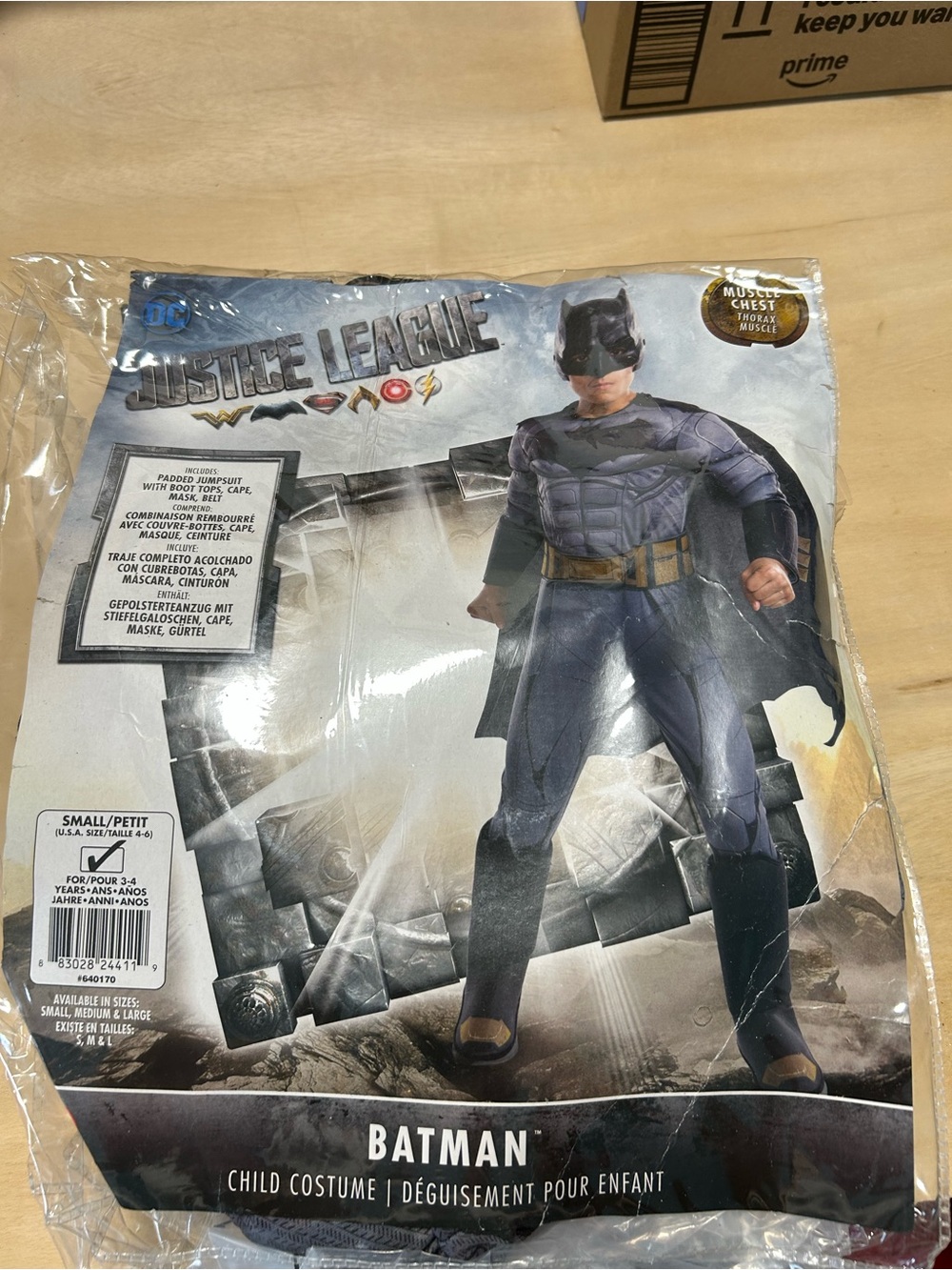 Batman Halloween costume size S(3-4 yrs) kids